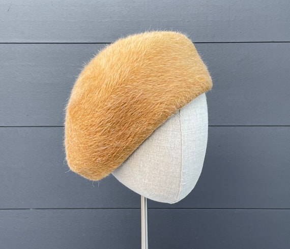 Honey-colored long-pile melusine fur felt beret