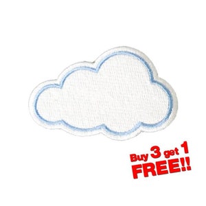Puede incluir: Aplique de nube de fieltro blanco con un contorno bordado azul claro. La nube mide aproximadamente 7,5 cm de ancho. Compra 3, obtén 1 gratis.