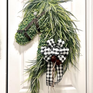 Christmas Horse Head Wreath, Christmas Horse Wreath, Holiday Horse Wreath, Equine Lovers Horse Wreath, Large Holiday Horse head wreath,