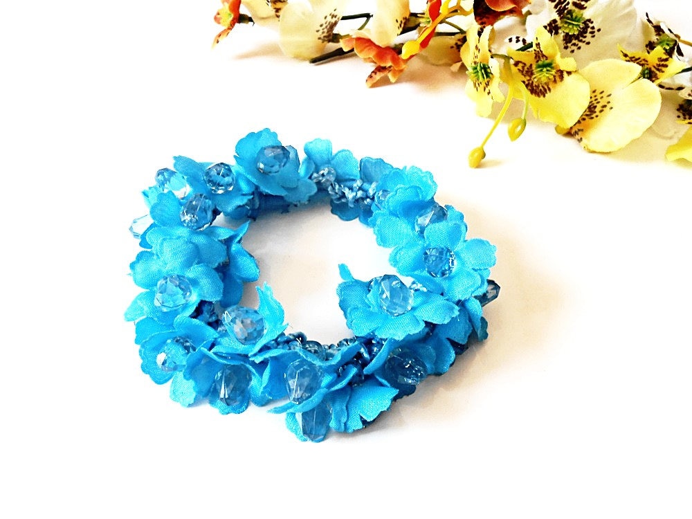 20 Crochet Scrunchies with Cherries, Ruffles, Shells, and Stars 20 Blue Hair Scrunchie Crochet Pattern
