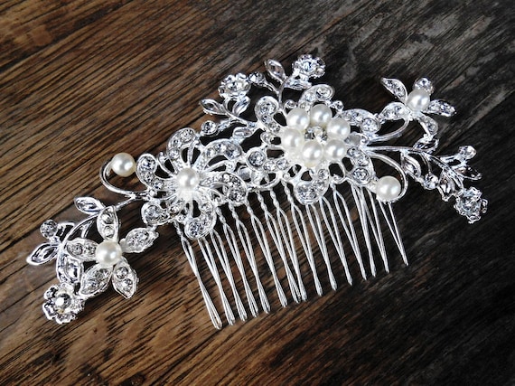 Crystal Wedding Hair Comb with Pearls and Rhinestones bfce211d-5132-4bd8-b2fe-  main image 2