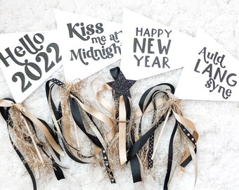 New Years Pennant Flags | Goodbye 2021 | Hello 2022 | Happy New Year | Kiss Me at Midnight | Cheers | Auld Lang Syne