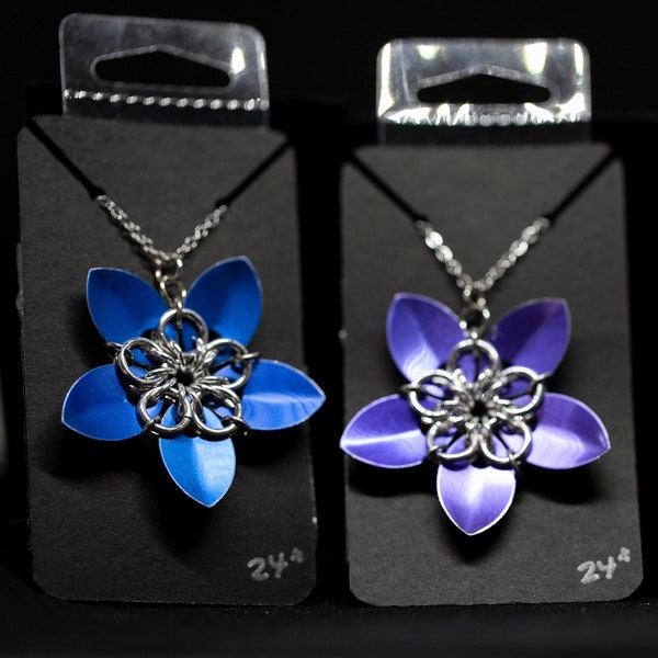 Scale Maille Flower Pendant Necklace