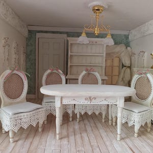 Handpainted Dollhouse table and chairs 1:12