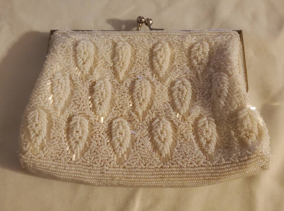 Vintage 1940's Ivory hand-beaded purse/clutch - image 1