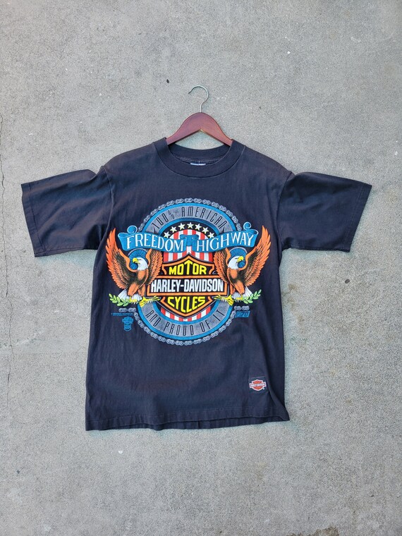 Harley-Davidson Freedom Highway 90s Tシャツ Harley-Davidson Freedom Highway 90s Tシャツ 【公式通販】