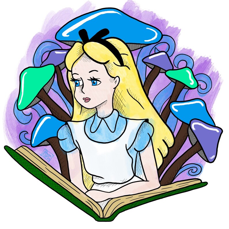 Puede incluir: Una ilustraci&oacute;n de dibujos animados de Alicia en el Pa&iacute;s de las Maravillas sentada en un libro abierto con una cubierta verde. Est&aacute; rodeada de setas de colores con tapas moradas, azules y verdes. El fondo es una acuarela de morado y azul.