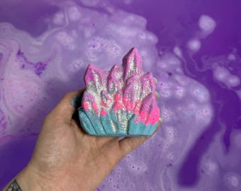 Crystal bath bomb with real crystal surprise inside!