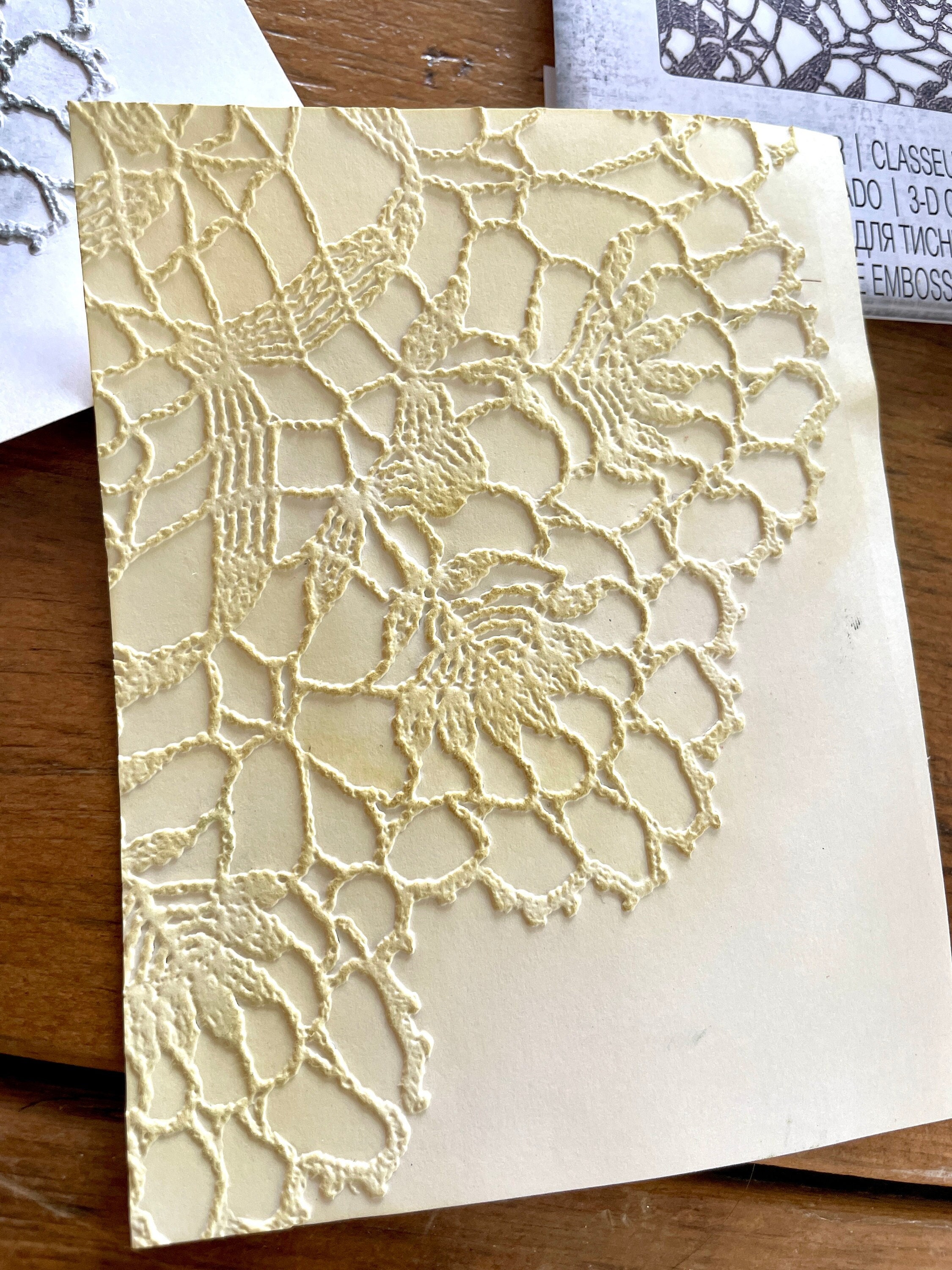 Doily Sizzix 3D Texture Fades Embossing Folder by Tim Holtz 