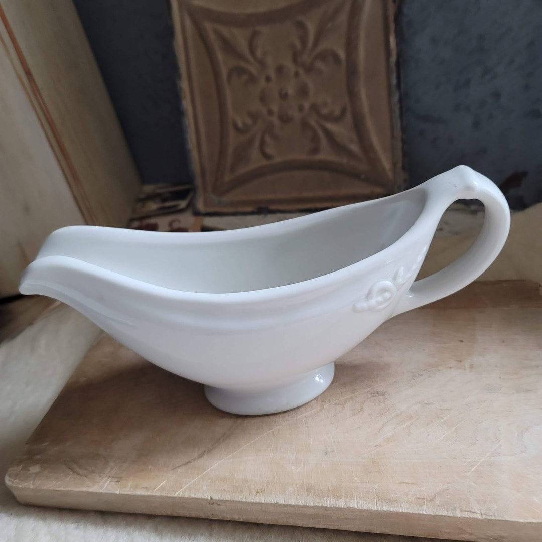 Vintage Ironstone / Gravy Boat / White Ironstone / Farmhouse Decor