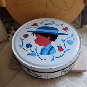 Vintage Tin / Vintage Storage Tin / Farmhouse / Cottage / Boho / Hygge / Vintage Home / Tins / Vintage Decor / Pennsylvania Dutch / Amish