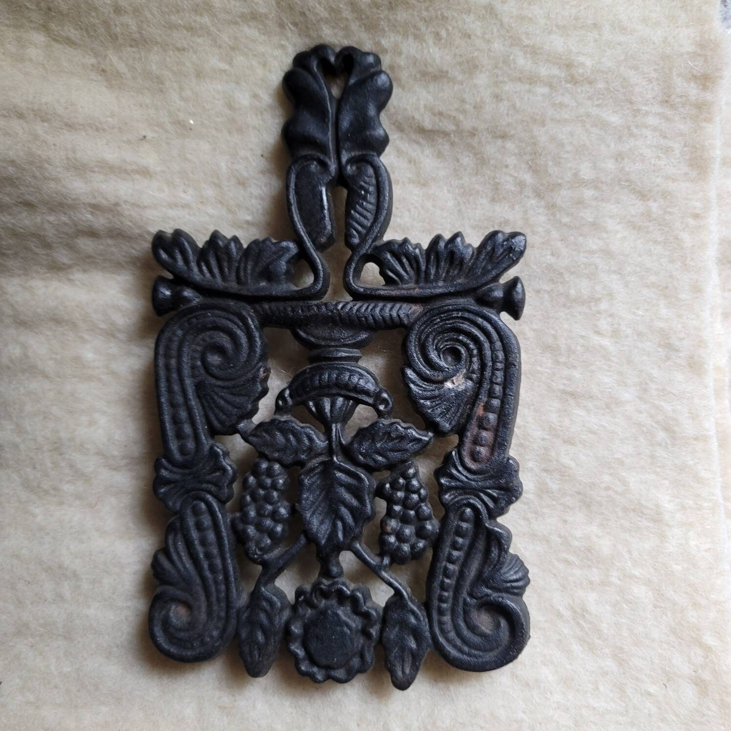 Vintage Trivets / Vintage Patina /  Trivet Collector / Vintage Cast Iron / Grapes  / Vintage Gift / Vintage Cottage / Wilton / Farmhouse /
