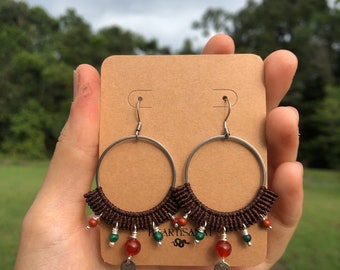 Macramé earrings, carnelian beads, malachite and red jasper