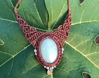 Macramé necklace, aventurine cabochon