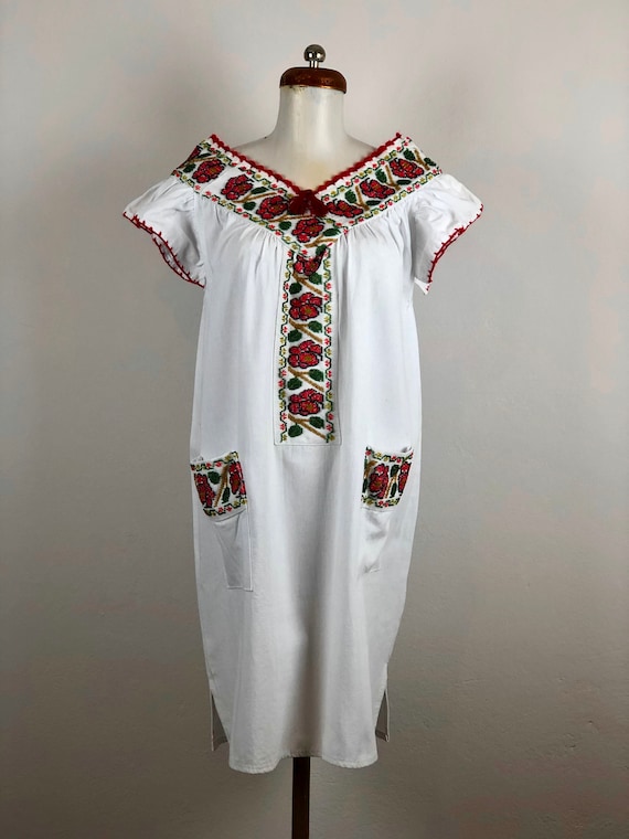 Mexican dress, hand embroidered mexican dress, Mex