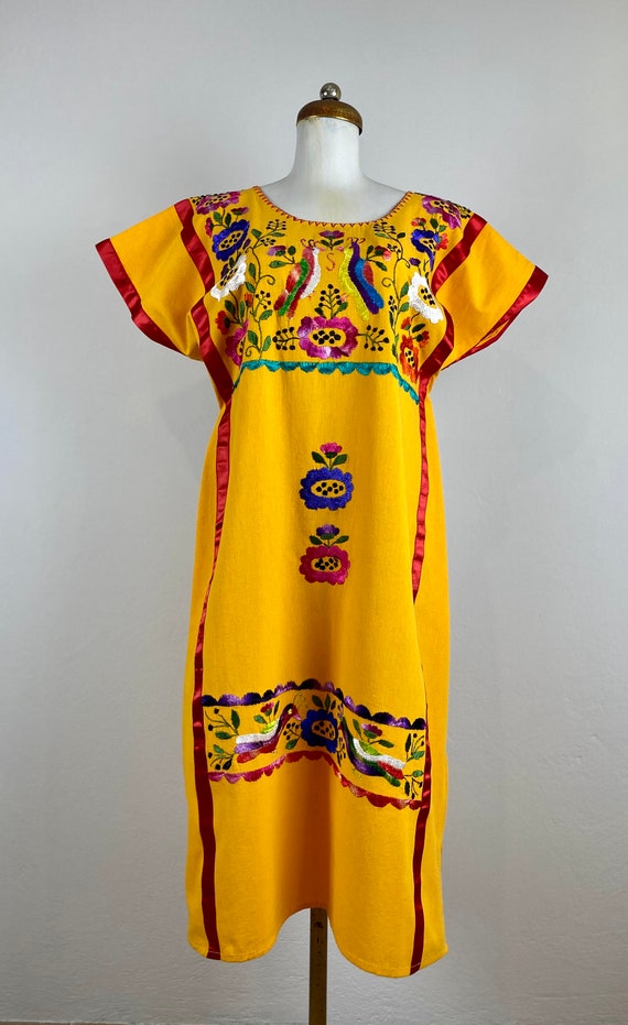 Mexican embroidered dress, hand embroidered Mexica