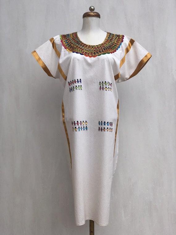 Hand Embroidered Guelaguetza dress, Mexican embroi