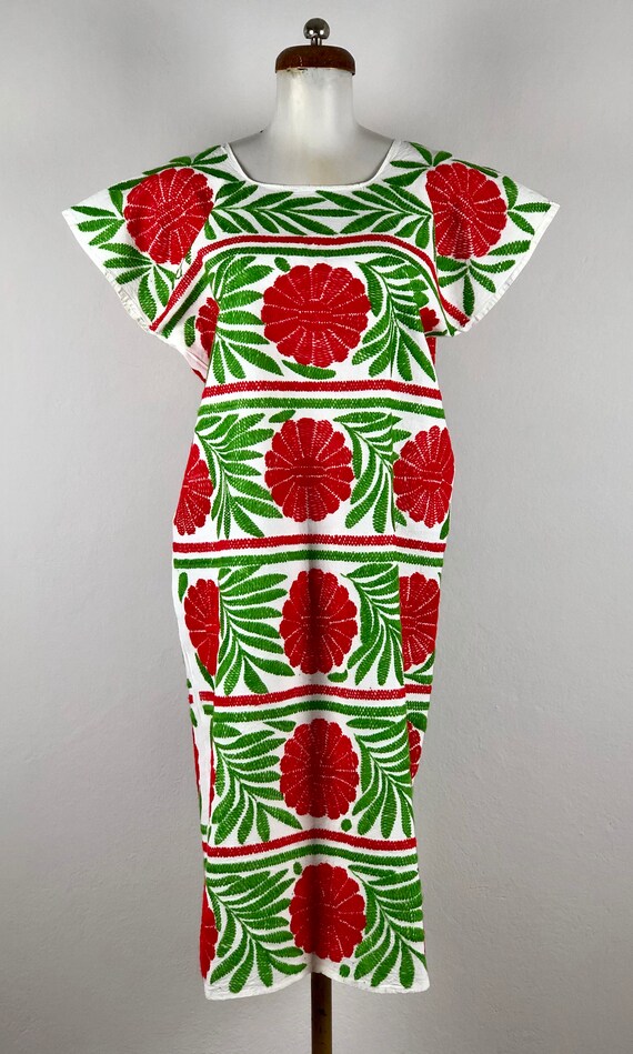 Mexican embroidered dress, hand embroidered Mexica
