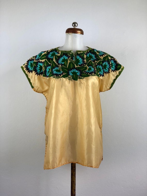 Vintage Mexican huipil with hand embroidered flowe