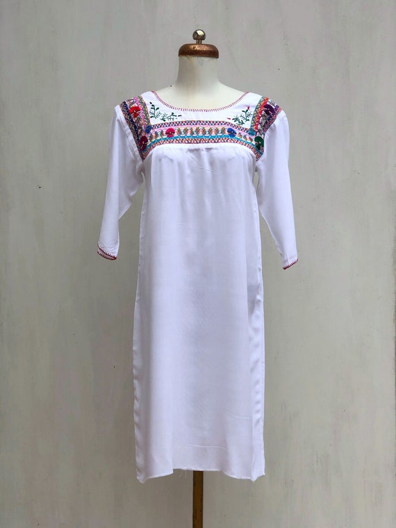 Mexican Embroidered Dress, mexican embroidered pul