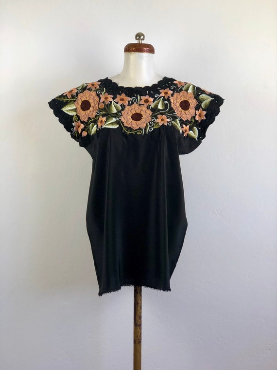 Mexican huipil, Vintage Mexican huipil with embroi