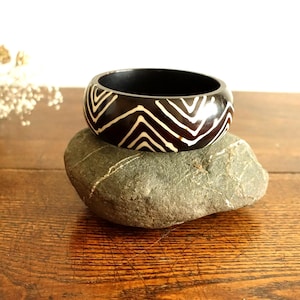80s Vintage Bangle Bracelet Brown Cream Chunky Boho Bangle Boho Jewelry Statement Bracelet Tribal Jewelry Gift For Her Girlfriend Gift