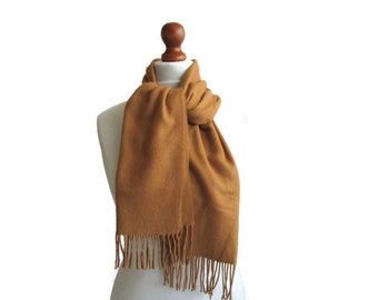 Vintage allemand Camel Brown écharpe avec frange unisexe automne hiver accessoires écharpe chaude écharpe à franges vintage petite amie cadeau petit ami cadeau