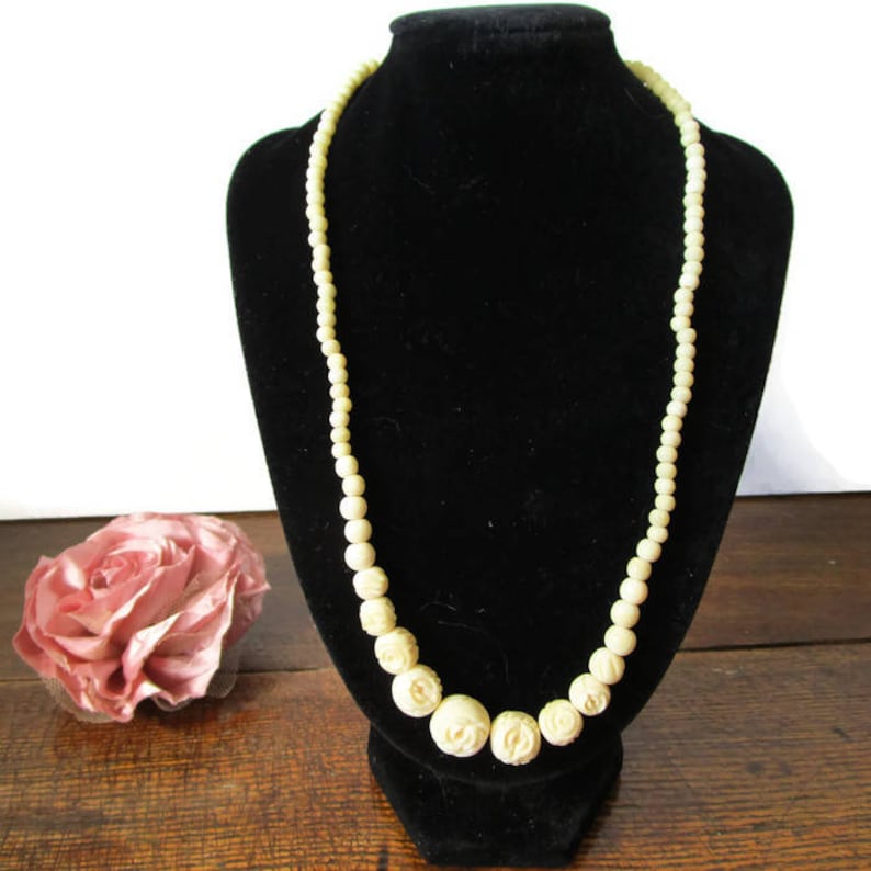Rosebud Bead Necklace White Necklace Faux Ivory Bead Choker Vintage Carved Rose Bead Necklace Ivory Colored Necklace Vintage Wedding