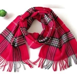 90s Vintage Plaid Wool Scarf Women&#39;s Hot Pink Black White Checked Scarf Warm Winter Neck Warmer Scarf Fringed Scarf Classic Scarf