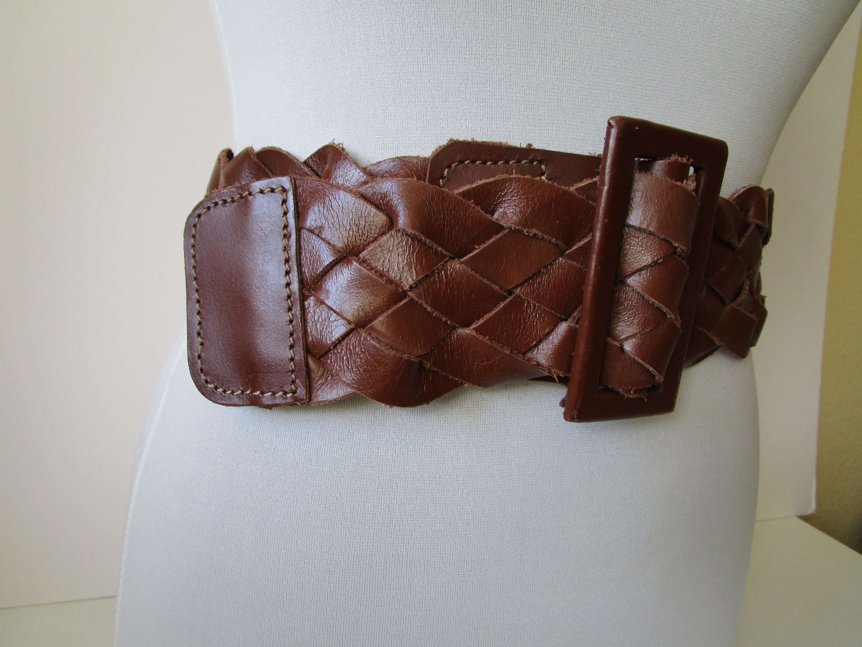 Vintage Woven Brown Leather Belt: Southwestern Boho Style (S  display picture 1