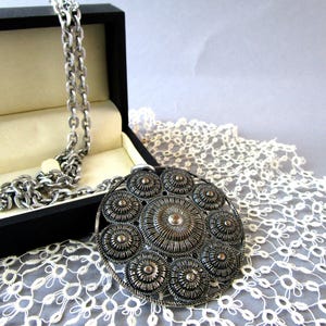 70s Vintage Boho Hippie Pendant Necklace Silver Tone Metal Round Pendant with Long Chain Bohemian Necklace Chunky Pendant Women&#39;s