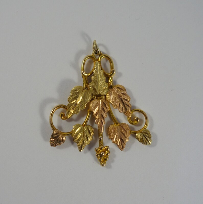 Black Hills Gold Ornate Pendant ~ 8 leaves and grape bunch swirled vine accents