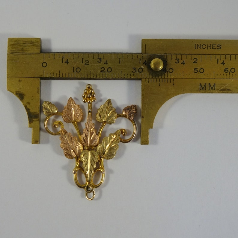 Black Hills Gold Ornate Pendant ~ 8 leaves and grape bunch swirled vine accents