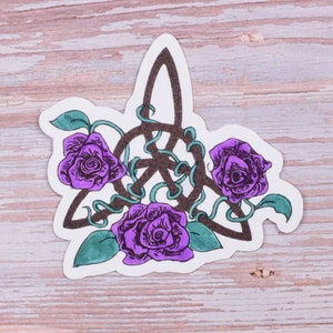 Celtic knot with roses vinyl sticker, flowers floral spring laptop decal, Irish Scottish Trinity Triquetra symbol water bottle thermos art