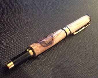 Handcrafted Italian Olive wood fountain pen