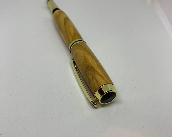Handcrafted Italian Olive Fountain pen with Gold and black detail