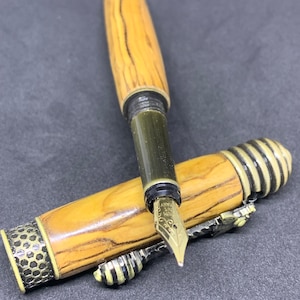 Bethlehem Olivewood fountain pen with HoneyBee fittings