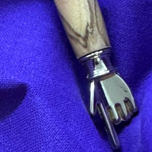 Yad / Wskaźnik z drewna oliwnego z Betlejem w wykończeniu chromowanym