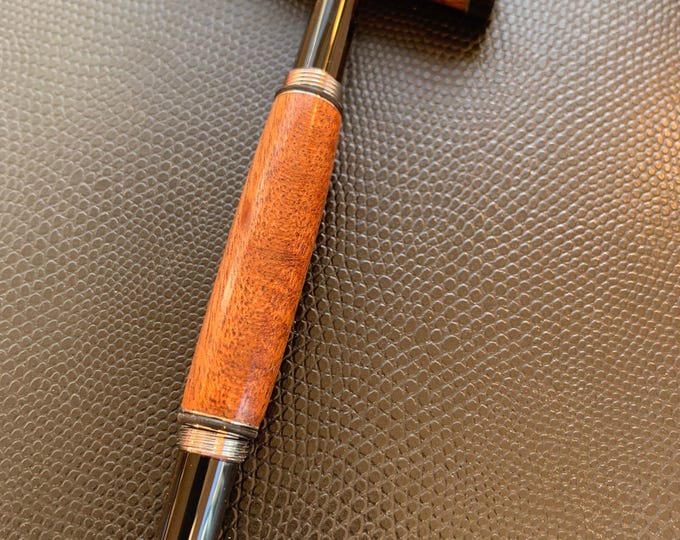 Mahogany fountain pen with gold finish fittings