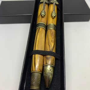 Handcrafted Honeybee Fountain Pen and Ballpoint Set in Bethlehem ‘Holy Land’ Olive wood