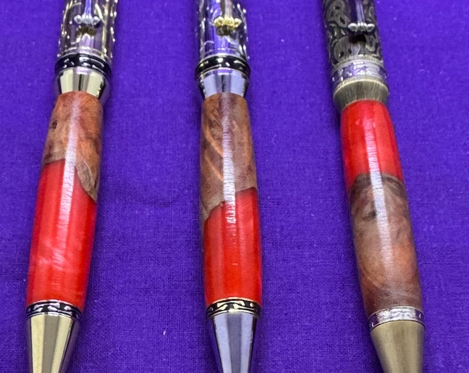 Halloween special ballpoint pen in red resin and maple wood. Silver finish.