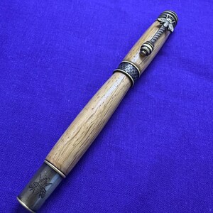 English Oak fountain pen with HoneyBee fittings image 3