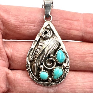 Chris Benson Vintage Native American Navajo Turquoise Sterling Silver Squash Blossom Necklace Chris Benson Vintage Native American Navajo Turquoise Sterling Silver Squash Blossom Necklace