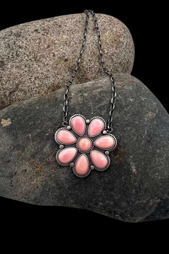 Navajo Sterling Silver Pink Conch Shell Flower Clu