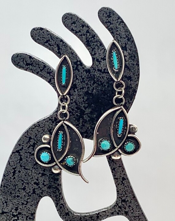 Signed Zuni Sterling Silver Turquoise Needlepoint