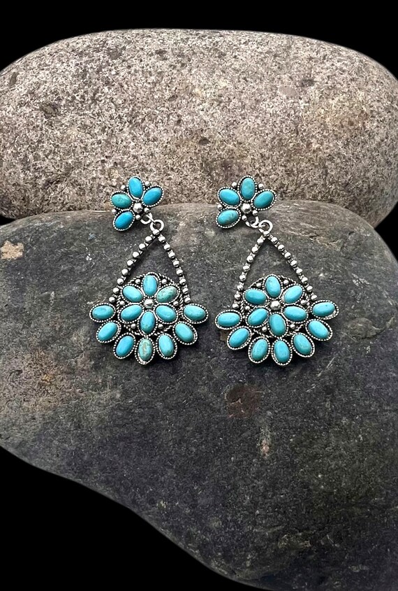 Navajo Style Silver Tone Faux Blue Turquoise Clus… - image 1