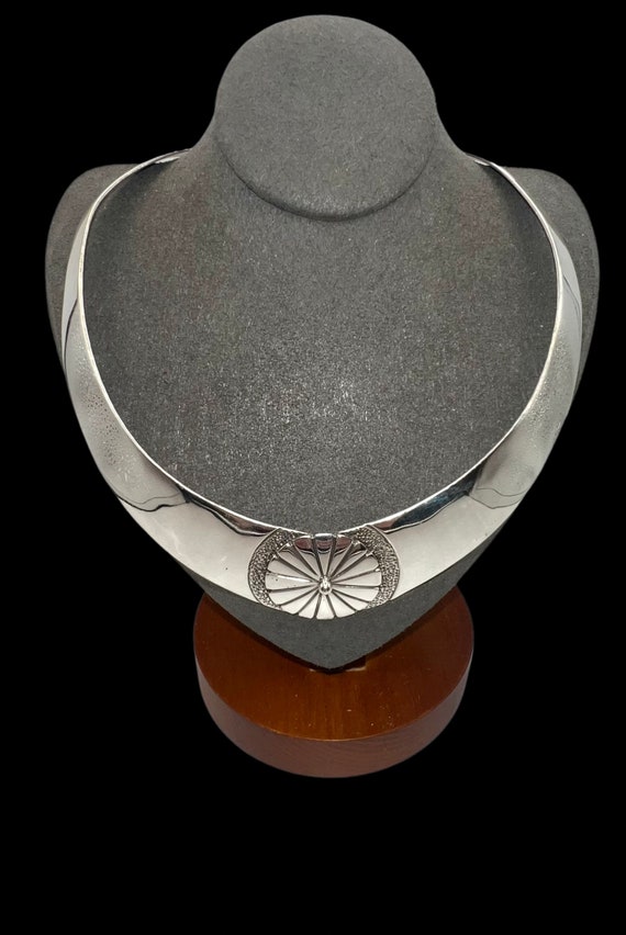 Vintage Handmade Navajo Sterling Silver Collar To… - image 3