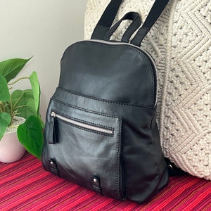 colorado leather backpack Doughnut Large Reborn 19L The roomy interior also provides space for a portfolio Vintage COLORADO Leather Backpack ~