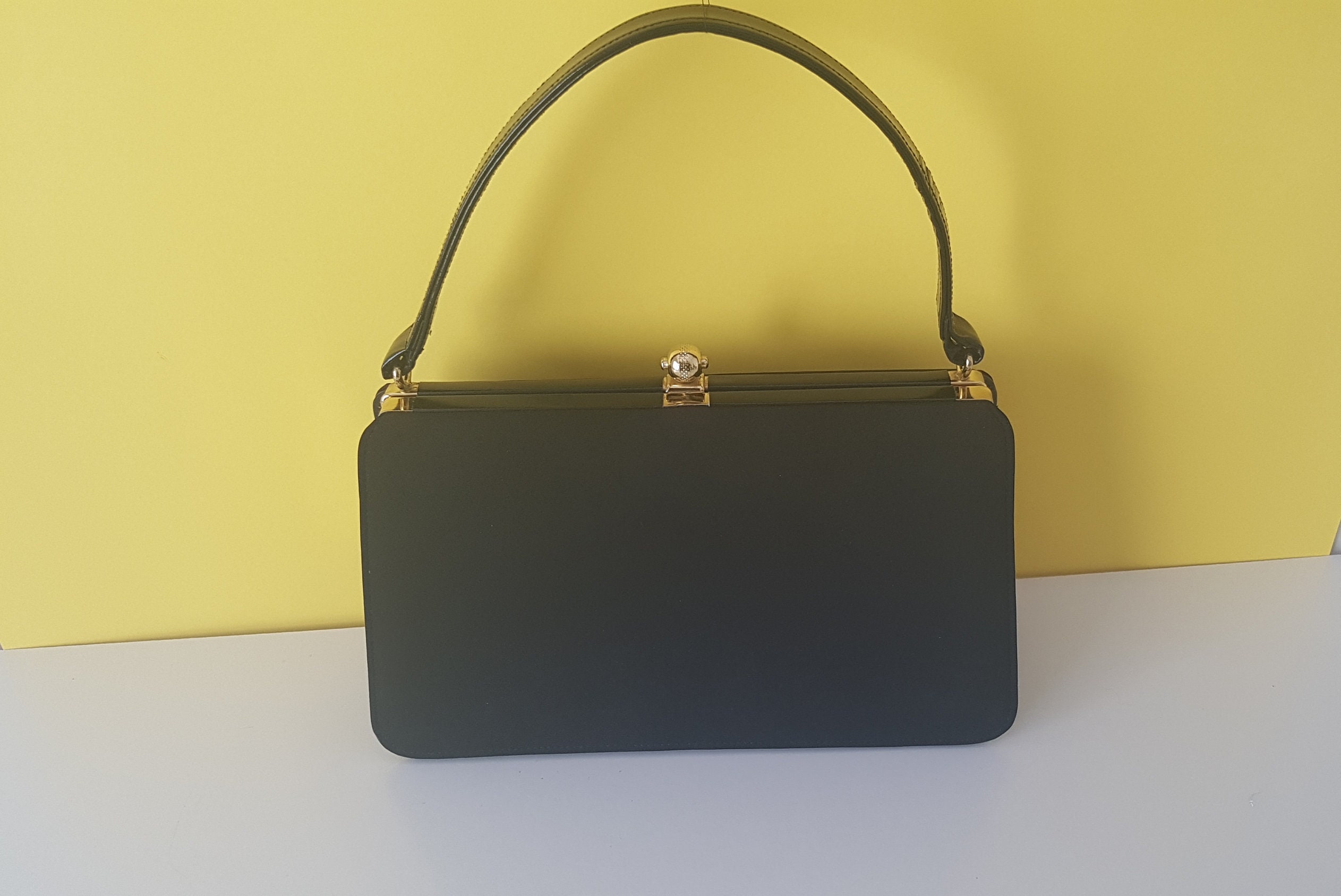 Guide to buying a vintage handbag - MELBOURNE GIRL
