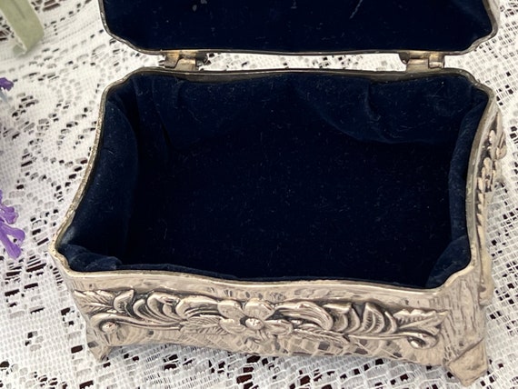 Vintage Repousse Jewellery Box ~ Silverplated Jew… - image 7